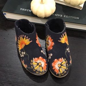 Zara baby size 23 booties